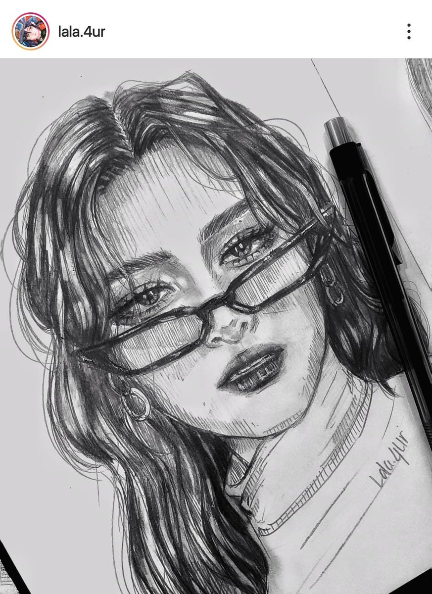 schfess's tweet image. Sch! Temen aku perfect banget😭👍🏼
Udah pinter, juara kelas, public speaking bagus(jadi mc, pidato,dsb), gamer, trus ini pinter gambar juga, dan cantik pula tu