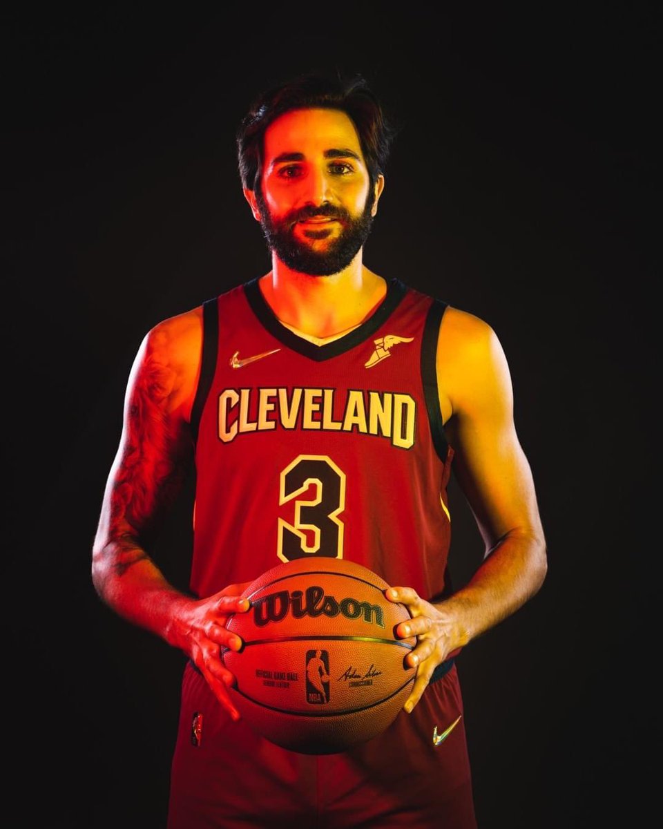 RacoTaronja's tweet photo. ⭐️No hace falta ni explicar los motivos por los que este tipo merece ser #NBAAllStar.

🏀Y este año se disputa en Cleveland, Ohio.

🇪🇸@rickyrubio9

🧡1 RT = 1 VOTO https://t.co/Nzm93vNpmU