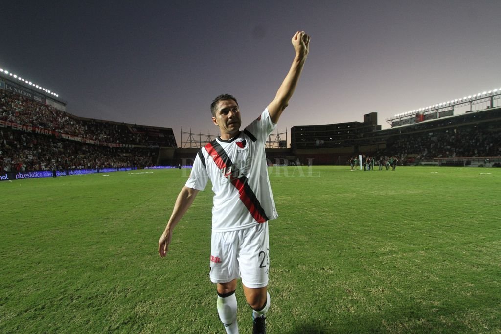 Vamos_Sabaler0's tweet photo. 144 goles festeje por vos enfermo... feliz cumpleaños al máximo goleador de mi querido Colón #20 https://t.co/LH5jSMMjum