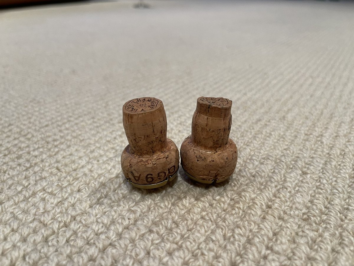 JamieSenior11's tweet photo. 2 corks from todays wine - 2007 vintage. Same wine, same case! https://t.co/GfM5Lluovp