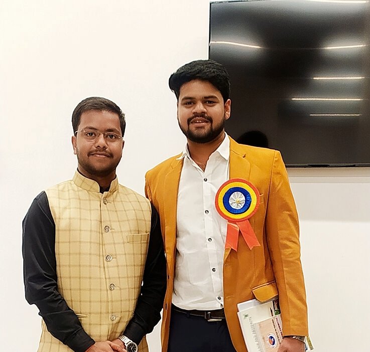 Amansingh_Agro's tweet photo. कुशल वक्ता व बहुमुखी प्रतिभा के धनी, बड़े भाई आदरणीय श्री शुभम सिंह पटेल जी को पुनः एग्रीविजन का राष्ट्रीय संयोजक बनाये जाने की हार्दिक बधाई एवं शुभकामनाएं।💐💐 https://t.co/qleA4hksUR