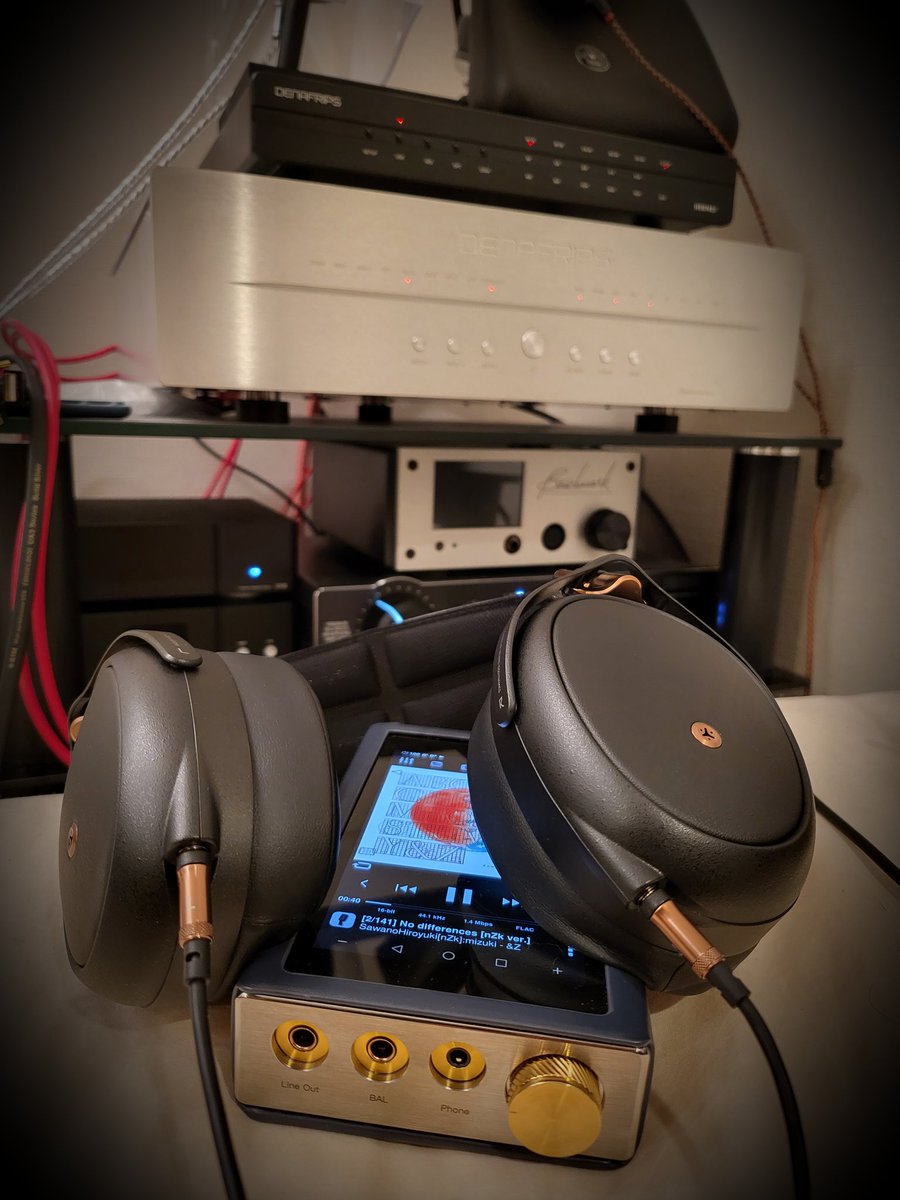 tmachine4music's tweet photo. #MEZE_Audio LIRIC/純正標準ケーブル
#DENAFRIPS Terminator Plus(NOS)+HERMES
#Niimbus US4+
帰宅して、、、
寝る前のお楽しみ😌
明日は関西で働き、
また明後日より東京🗼です😝
出先にLIRICを持参するか悩む😖
早く4.4mmバランスケーブルが
欲しいです😭 https://t.co/AGtKtkcugW