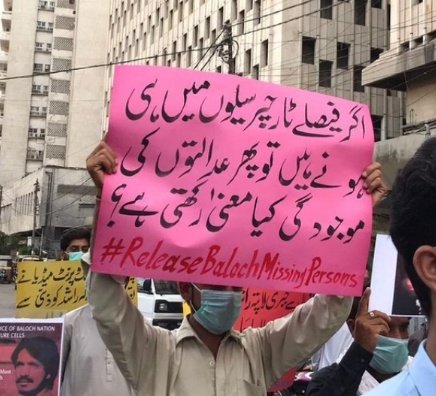 SadiaSaba19's tweet photo. اگر فیصلے ٹارچر سیلوں میں ہی ہونے ہیں تو پھر عدالتوں کی موجودگی کیا معنی رکھتی ہے؟

#SaveRashidHussain https://t.co/PfNfqGFhFp
