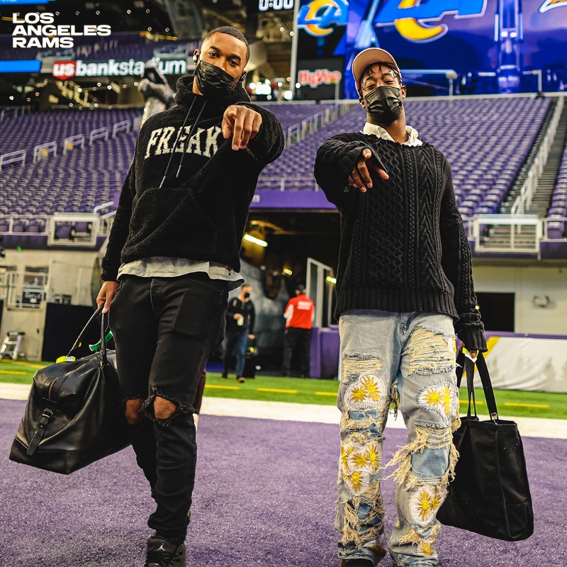 RamsNFL's tweet photo. Fits cold like the weather. 🥶