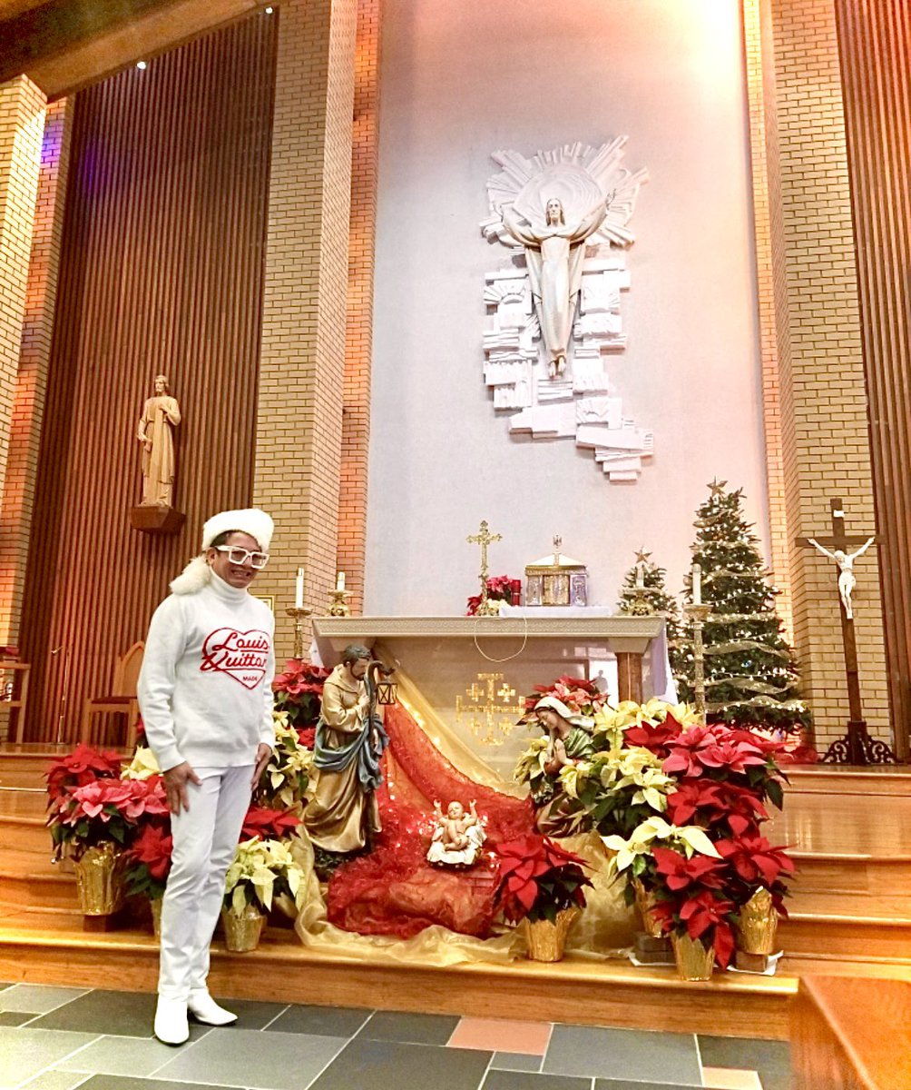 andresoriano's tweet photo. “Family where life begins and love never ends!” - A message from the heavens #happysunday #peacebewithyou #loveoneanother #learnlove #teachlove #spreadlove #merrychristmas #jesuschrist #birthday #peaceonearth #goodwilltomen #blessed #grateful #usa ❤️🇺🇸 https://t.co/LdHCbJeqh7