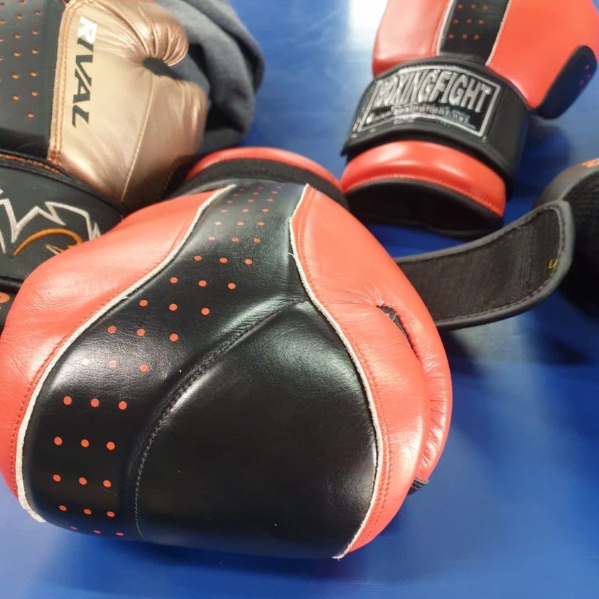 boxingfighteq's tweet photo. Get Customized Topest Quality Gloves at most attractive prices https://t.co/O5F2UyF0Wn