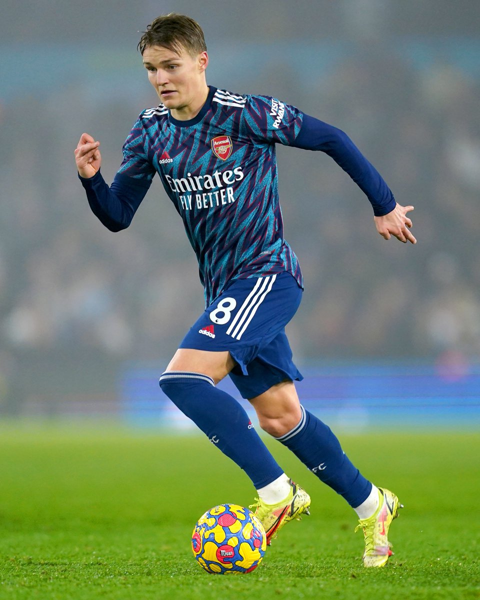Squawka's tweet photo. No player has been directly involved in more Premier League goals in December than Martin Ødegaard:

◎ 3 goals
◉ 3 assists

Two assists today. ✌️ https://t.co/YRI0fg79ua