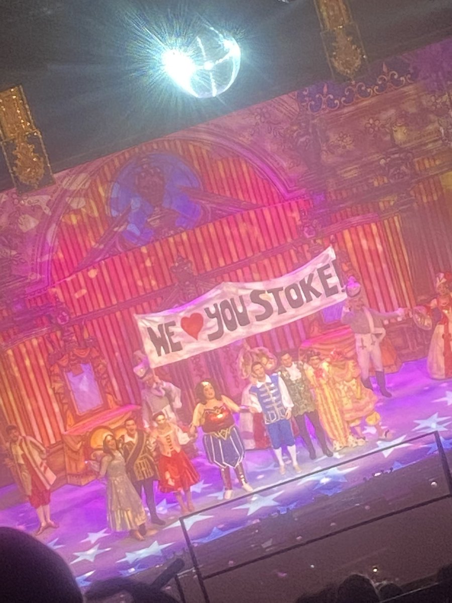 BeckaaayH's tweet photo. Mila couldn’t manage the full panto but it was amazing as always. Better even. Long may it continue. 🤍 #firsteverpanto @Jonny_Wilkes @Christian2178 @KaiKaiOwen https://t.co/lMuSVoka9I