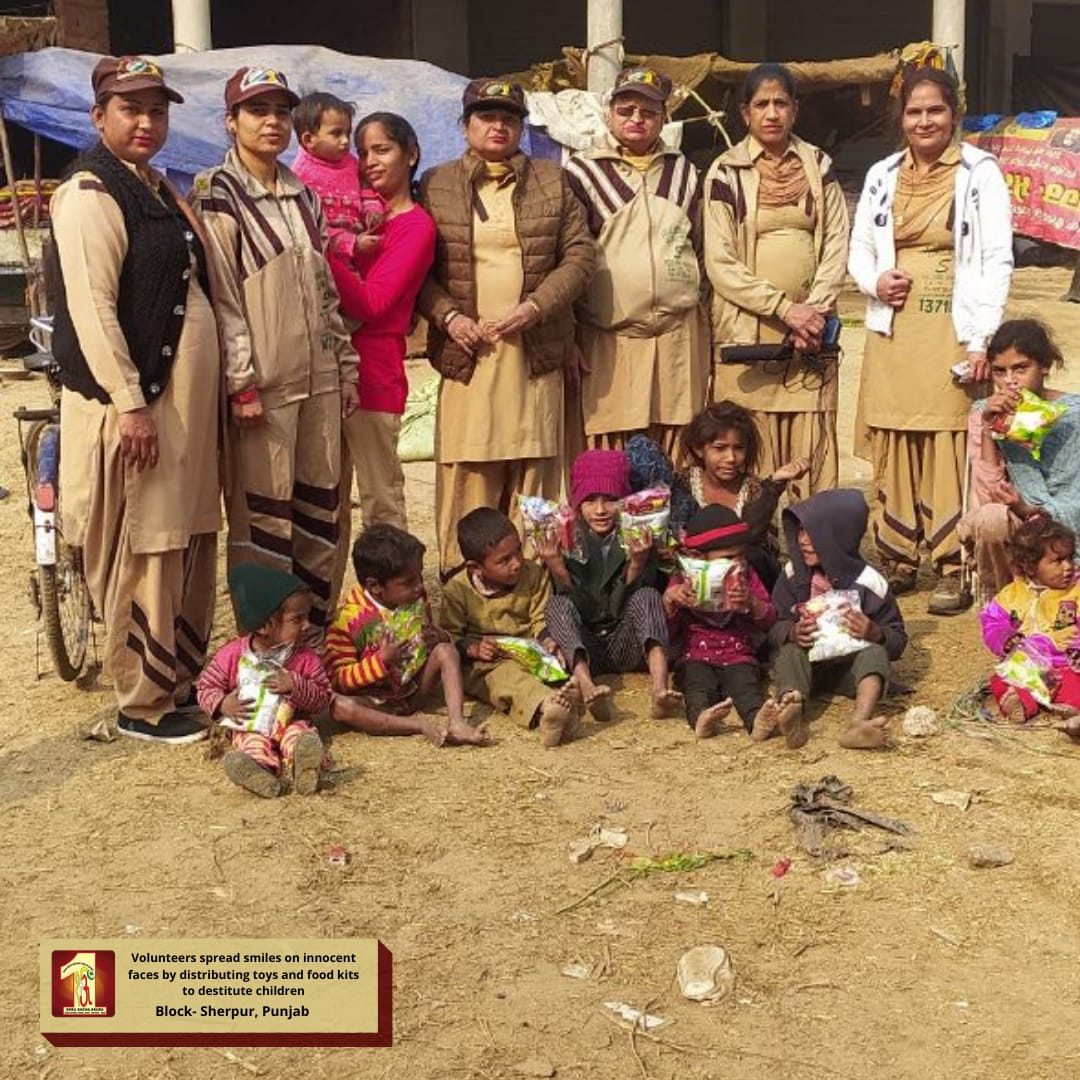 DSSNewsUpdates's tweet photo. Smile On Innocent Face- Distributing toys &amp; food kits to destitute children following the guidance of Saint Dr. @Gurmeetramrahim Singh Ji Insan | Block: Sherpur (PB), Palwal &amp; Ganaur (Hry)
#SpreadingSmile #SpreadLove #SpreadTheJoy #toys #ToysBank #FoodBank #SmileOnInnocentFace https://t.co/bbMoiF7eLV