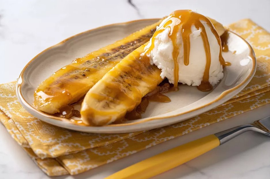 SEMI_eNews's tweet photo. Banana Foster is not only a dessert—it’s a show! Try it to impress your guests this holiday season!

See the full recipe here: https://t.co/twXd1UP0OW

#semienews #holiday #michigan https://t.co/BllD17vYvd