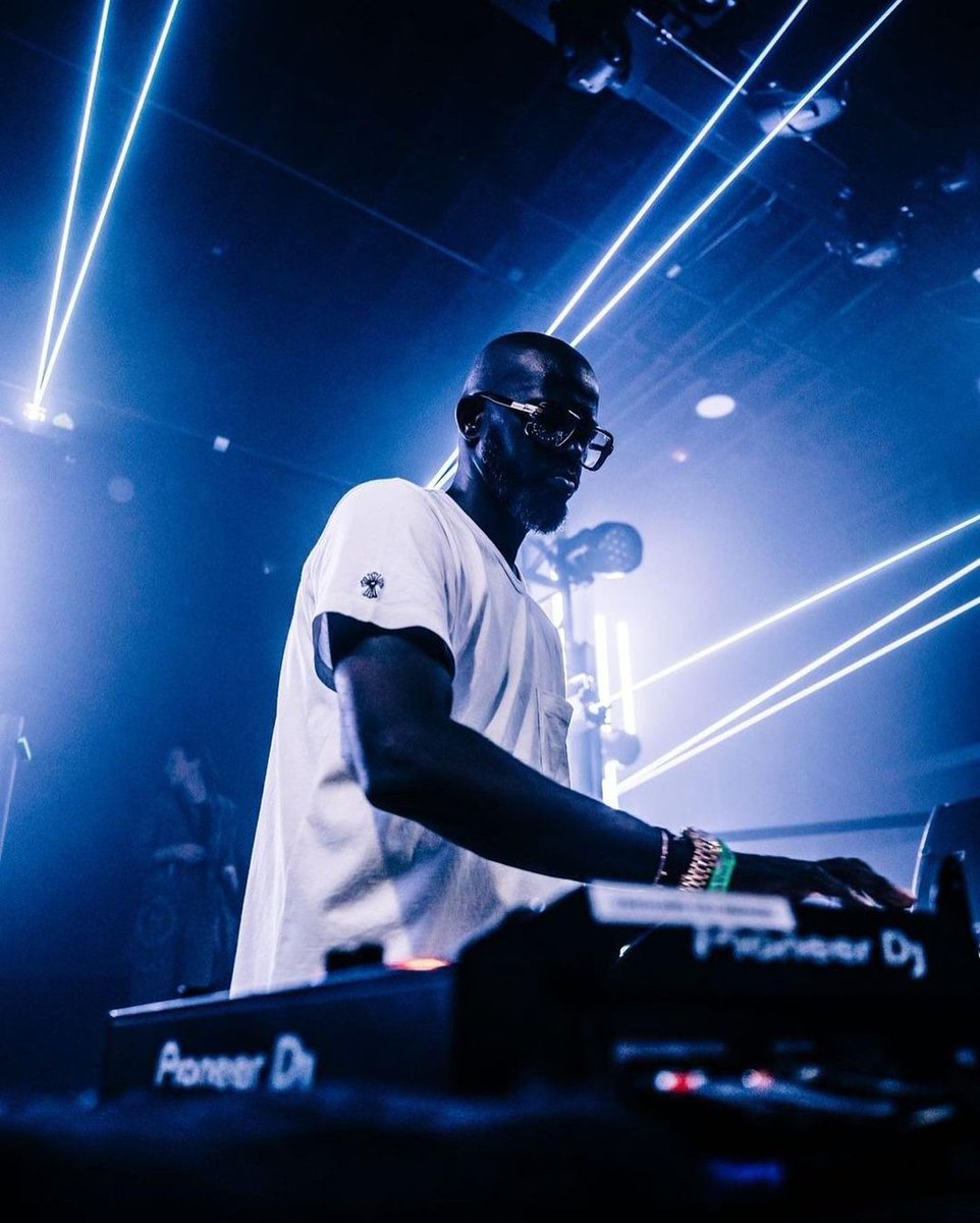 STORYmiami's tweet photo. Light it UP ⚡ @realblackcoffee THIS THURSDAY December 30th! Tickets at https://t.co/BmM8ltj0M6 https://t.co/T8slRW1E5E