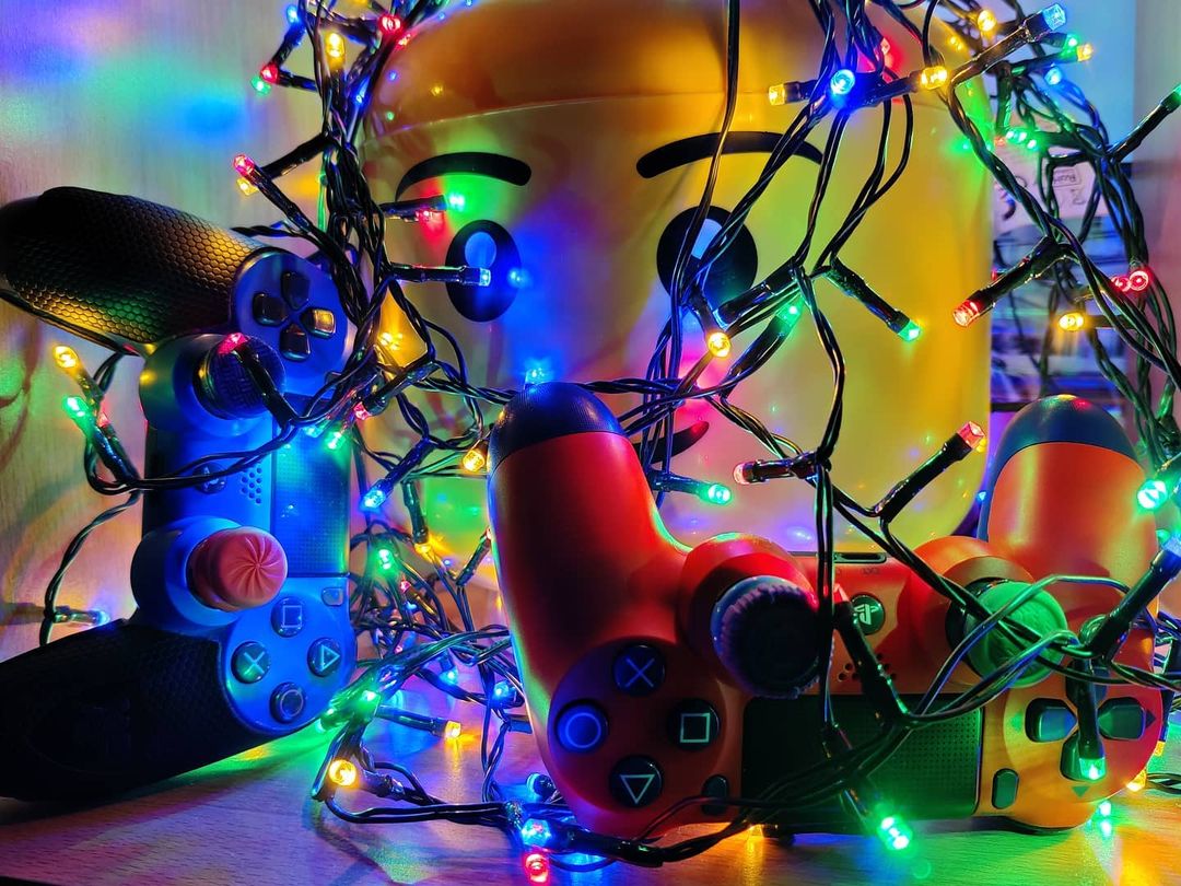 👀 Che regali hai ricevuto per la tua passione videoludica ? 
Scrivilo nei commenti ! 

📷: @hero_the_zero
#Natale2021 #KontrolFreek #SteelSeries #KontrolFreekIT