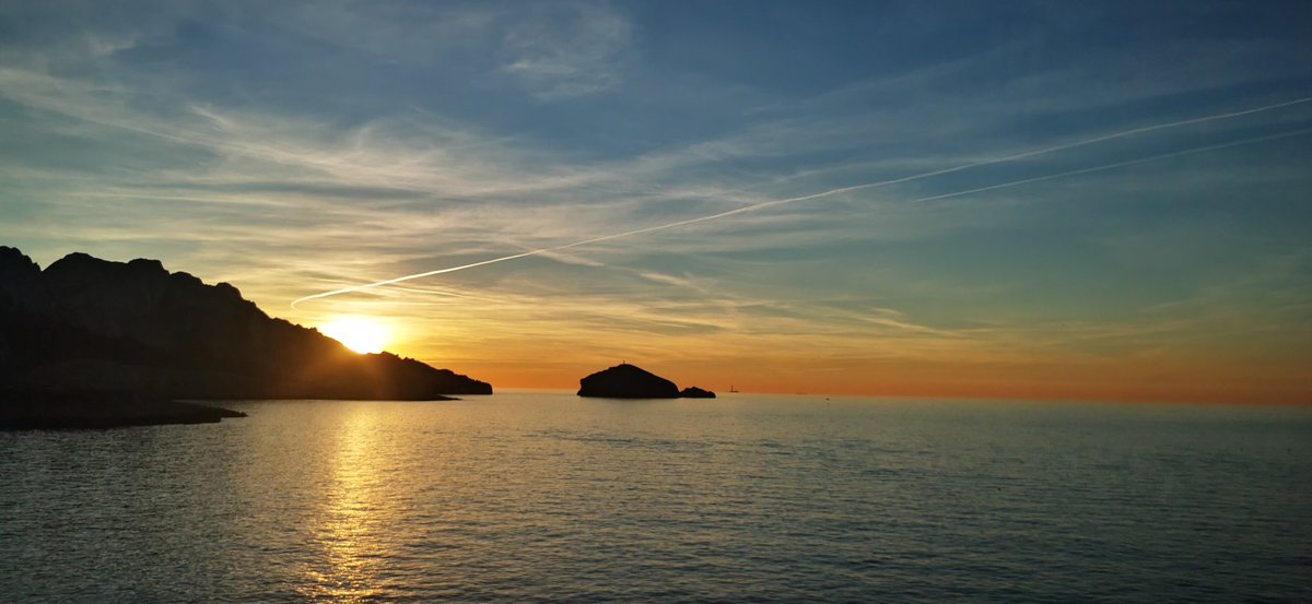 Surprise_babys's tweet photo. Vorrei ritornare in questo stato di pace.
#Marseille 🇫🇷 © https://t.co/R8Yn7Z12Bm