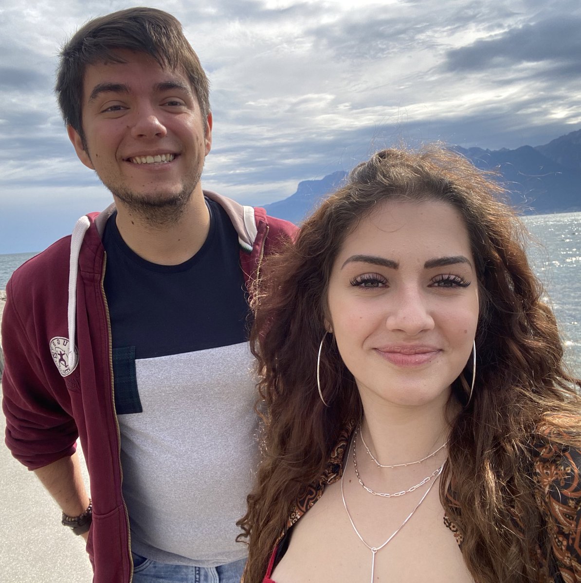 Kelly_jessicaaa's tweet image. Mes 4 meilleurs amis, leur point commun c’est de me supporter car ils sont totalement différent mais si important dans ma vie ❤️ @LaGariance @Gob_Heroique @grgs_hsb merci à vous.