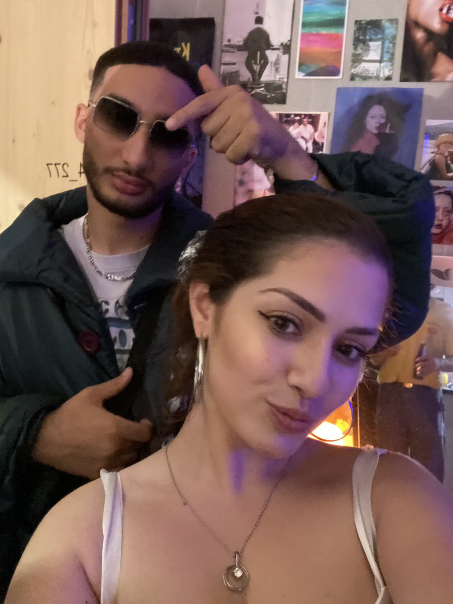 Kelly_jessicaaa's tweet image. Mes 4 meilleurs amis, leur point commun c’est de me supporter car ils sont totalement différent mais si important dans ma vie ❤️ @LaGariance @Gob_Heroique @grgs_hsb merci à vous.