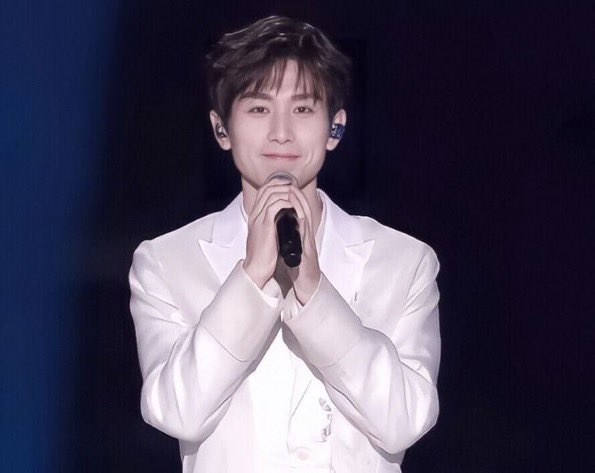 ChengYi_TiAmo's tweet photo. I am so looking forward to watch Qiqi’s performance on #NewYear’s Eve.
Flashback #ChengYi New Year’s Eve concert 2020.
#LoveandRedemption
#RainInJune
#LoversCurse
#YuSifeng
#NewYear2022 https://t.co/U5Z3FUZ5ro