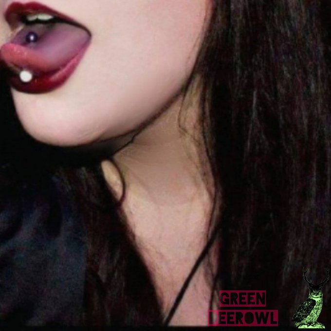 Si no quieres comprar a trav&eacute;s de ninguna p&aacute;gina puedes pedirme los v&iacute;deos que quieras directamente a<a href="/tag/xhamster"class="tags"><span>#xhamster</span></a>