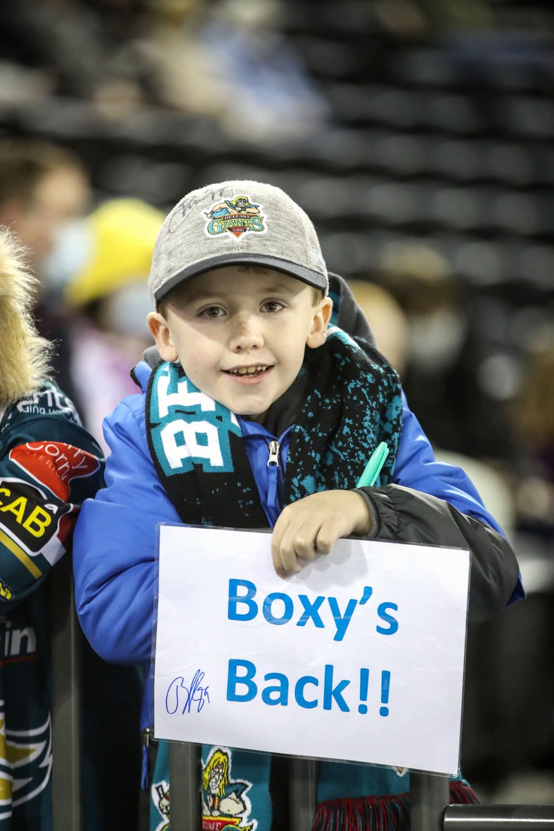 BelfastGiants's tweet image. A lot of very happy faces @SSEBelfastArena today.

#HappyBoxyDay 

📸 @snappercherry @presseyephoto