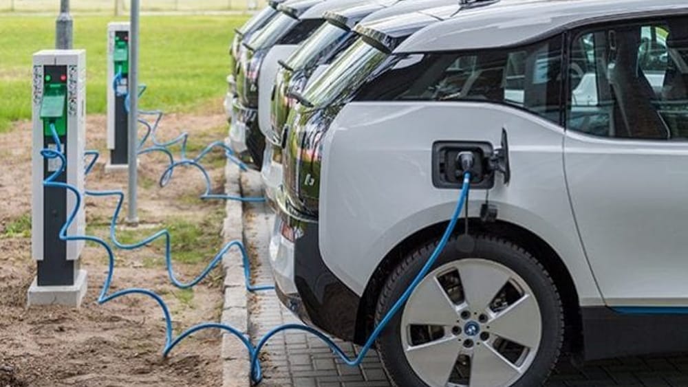 Abbiamo messo alla prova i consumi di 12 auto elettriche. Tutte hanno fatto lo stesso percorso su strada. Con risultati molto interessanti. Tra poco a #Tg2Motori

Al #Tg2Rai delle 13.00 del #26dicembre <a href="/LeitnerMaria/">maria leitner</a>
