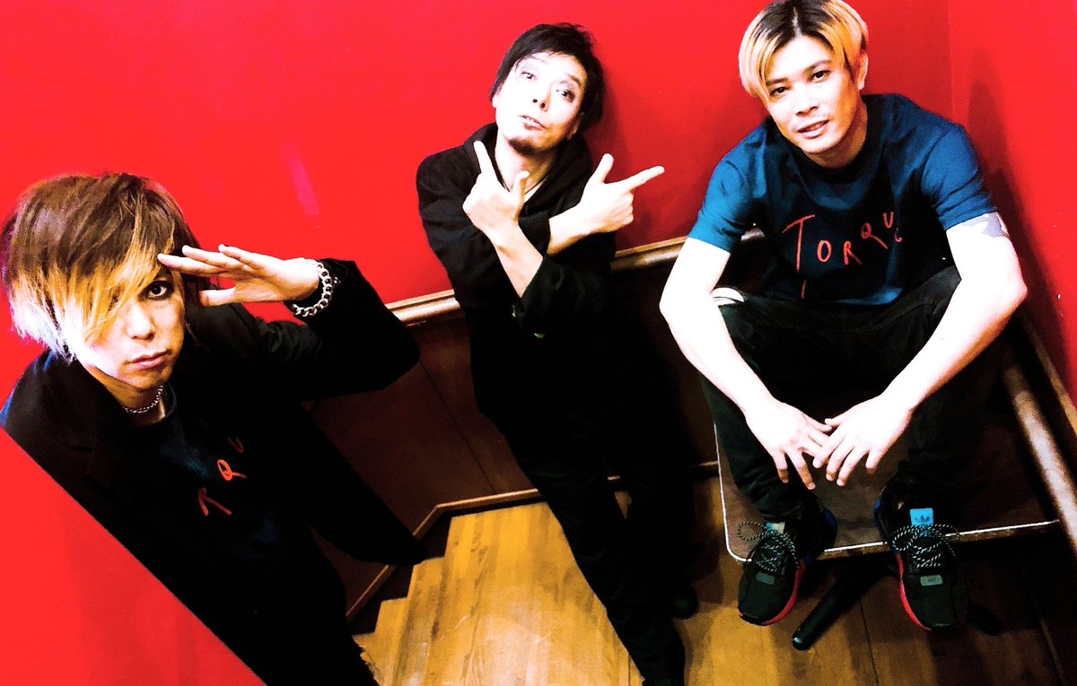 ROCH_2018's tweet photo. Thank you, Shangri-La!!
#TORQUE
#LIVE
#TOUR
#BAND
#ROCH
#新体制
#ツアーファイナル
#既に鉄壁トリオ
#エグい楽しかった
#爆音を浴びて免疫活性化
#みんなで幸せになりましょう
#汝の隣人にも幸せをお裾分け
#黙ってレスチャについて来い
#放課後は終わらない
#来年もライブハウスで会いましょう https://t.co/9aHDHhYBue