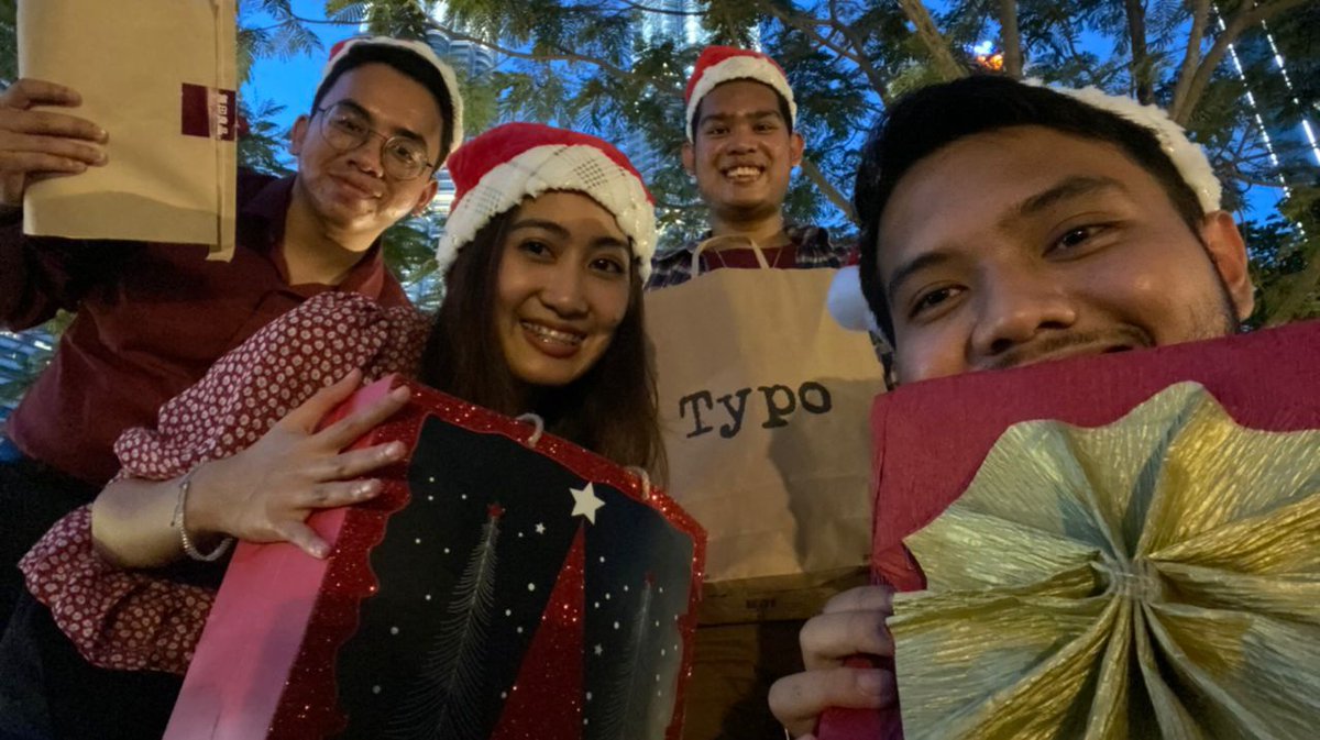 F4HY4T's tweet photo. My version of Christmas. With loved ones 💞 https://t.co/jOLFHWpnVQ