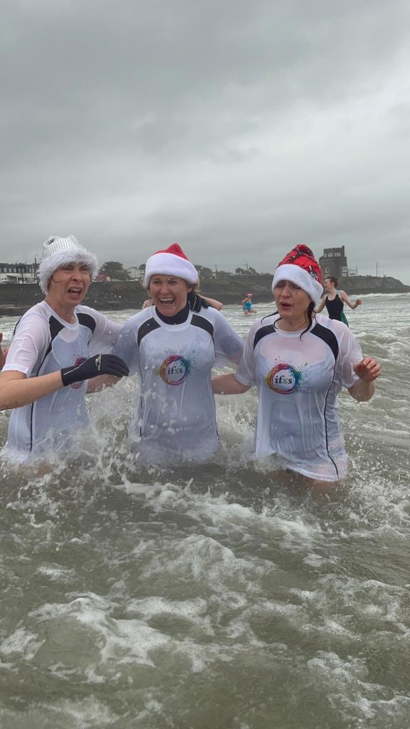 applersj's tweet photo. Thanks to everyone who braved the elements on Christmas morning for #fragilexmasswim #awakenyoursenses  A huge thanks for the gorgeous banner with info about #FragileX from Flags Ireland https://t.co/9JYsJz1ODh &amp; the lovely tshirts from @ClubFirst6 https://t.co/s2d4u3T3Xg