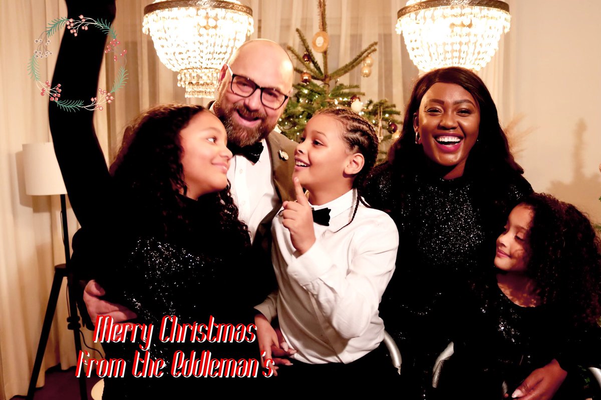 barry_eddleman's tweet photo. Merry Christmas to everybody!! Hope all of you are blessed beyond measure with family and friends this wonderful season!!! https://t.co/TMLqbmDoTO