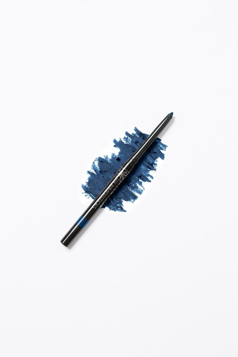 clairalbone's tweet photo. Does having that incredible line above your eye complete your look? If you haven't tried Avon's Glimmerstick yet, you will be kicking yourself when you do.
#eyeliner #wingliner #makeupaddicted #makeupideas
https://t.co/jtFpIwat2D https://t.co/ozcukvPT5B
