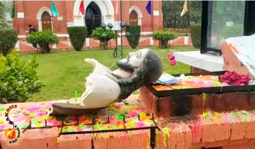 भारत में इस समय जो हो रहा है या कराया जा रहा है वो बेहद डरावना है पहले मुस्लिमो की नमाज में दखल और अब ईसाइयो के सबसे बड़े पर्व पर भगवाधारियों ने जो किया है वो बेहद ही शर्मनाक है इसकी जितनी निन्दा की जाए वो कम है ये भगवा आतंकी भारत की दुर्गति करने में लगे हैँ!

<a href="/narendramodi/">Narendra Modi</a>