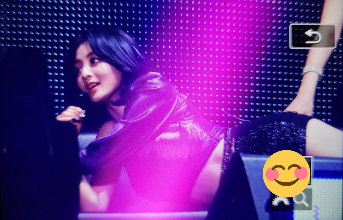 twice_infi's tweet photo. 211226 
#TWICE #트와이스 #JIHYO #지효 https://t.co/VhKC8x9TGo