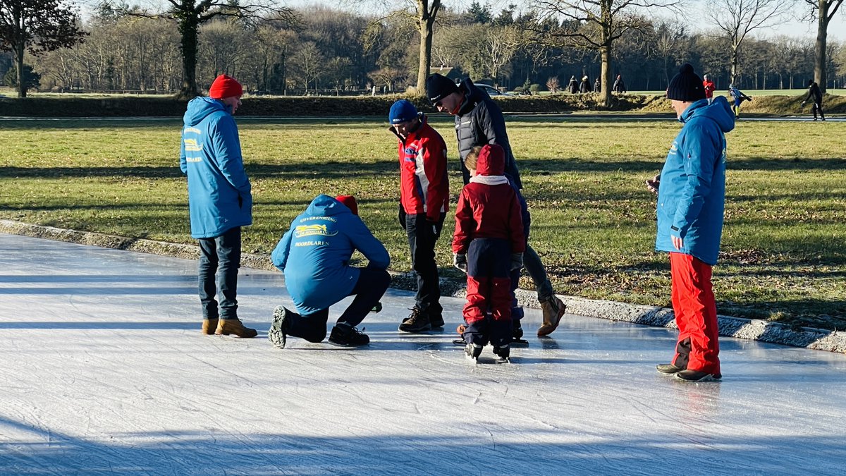 rtvnoord's tweet photo. Officieel: vanavond wordt de eerste natuurijsmarathon verreden in Noordlaren! https://t.co/iZhu52dkyV https://t.co/Kd4Y4jZzRr