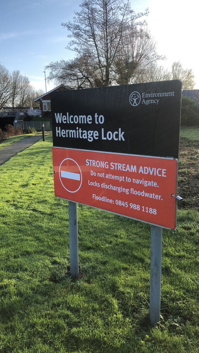 Ang_WaterwaysEA's tweet photo. Happy Boxing Day, we hope you had a good Christmas Day & are enjoying your break. For anyone on the water or thinking of venturing out we have today gone onto #StrongStreamAdvice #SSA on the #BedfordOuse & #RiverNene we strongly advise against attempting to navigate at present. https://t.co/sYhfeWIrhg