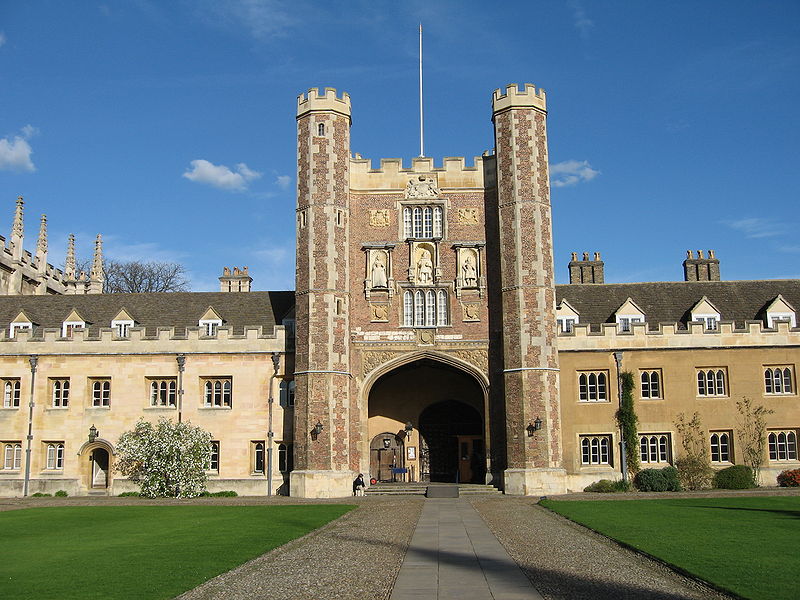 astrogeography's tweet photo. Capricorn as the sign of check-posts between two worlds:  the Cardinal Divide of the Winter Solstice between #Sagittarius + #Capricorn at the Great Gate of #TrinityCollege at #Cambridge University.
#astrology  #architecture
New Article: https://t.co/iX1BJe1nC7 https://t.co/aSJIoWvGof