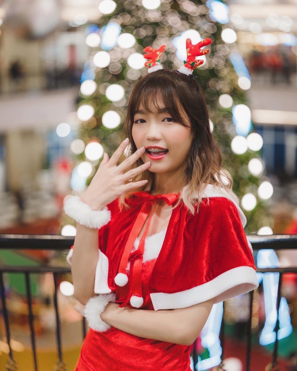 ssxndii_39's tweet image. ขอบคุณทาง @theglassgirls  มากๆเลยนะคะ ที่ให้พวกเราได้ร่วมแสดงในงาน TGG Festival 2021 เป็นงานที่พิเศษเพราะได้ฉลองวันคริสต์มาสกับทุกคนด้วยยังไงล่า~ ขอบคุณทุกคนมากๆเลยนะคะที่มาหากันตลอดเลย แล้วเจอกันอีกงานหน้านะคะะ 💕💕
#sandybbear #asteridol #sandyaster #แคปหมีง่วง