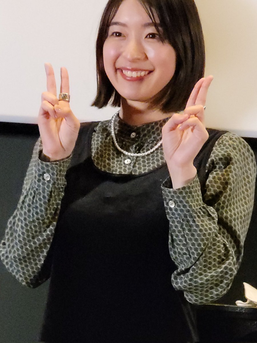 BMO220's tweet photo. 大切な人と過ごすべき
でろう日にひとり身で
大切な人を思い直すテーマ
でもそれは己を満たす
己を守るなかで導かれた
偽りの中で成立する
思いの果てなんだろう
無意識の中に蓄積されてゆく
妹が戻ってきたとしても
それだけでは終わらない
#偽りのないhappyend
アベラさんの
マシンガントークも楽し https://t.co/b5aLXWe8zD