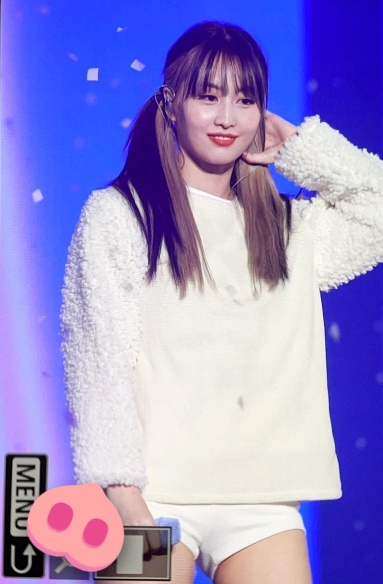 heartempty_mm's tweet photo. 211226 😚😚
#모모 #MOMO #TWICE #트와이스 https://t.co/dLBxKzzg67