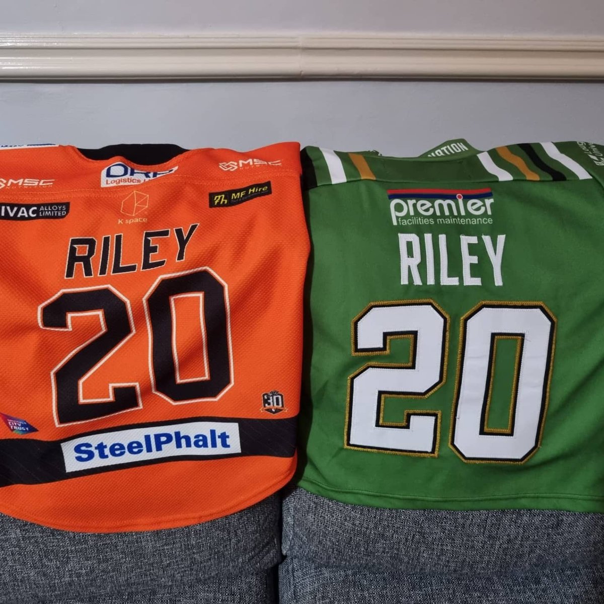 Steelermatt29's tweet photo. Its game day... #steelersvpanthers #boxingdayclash #householdrivalry https://t.co/O3d9v8fgrW