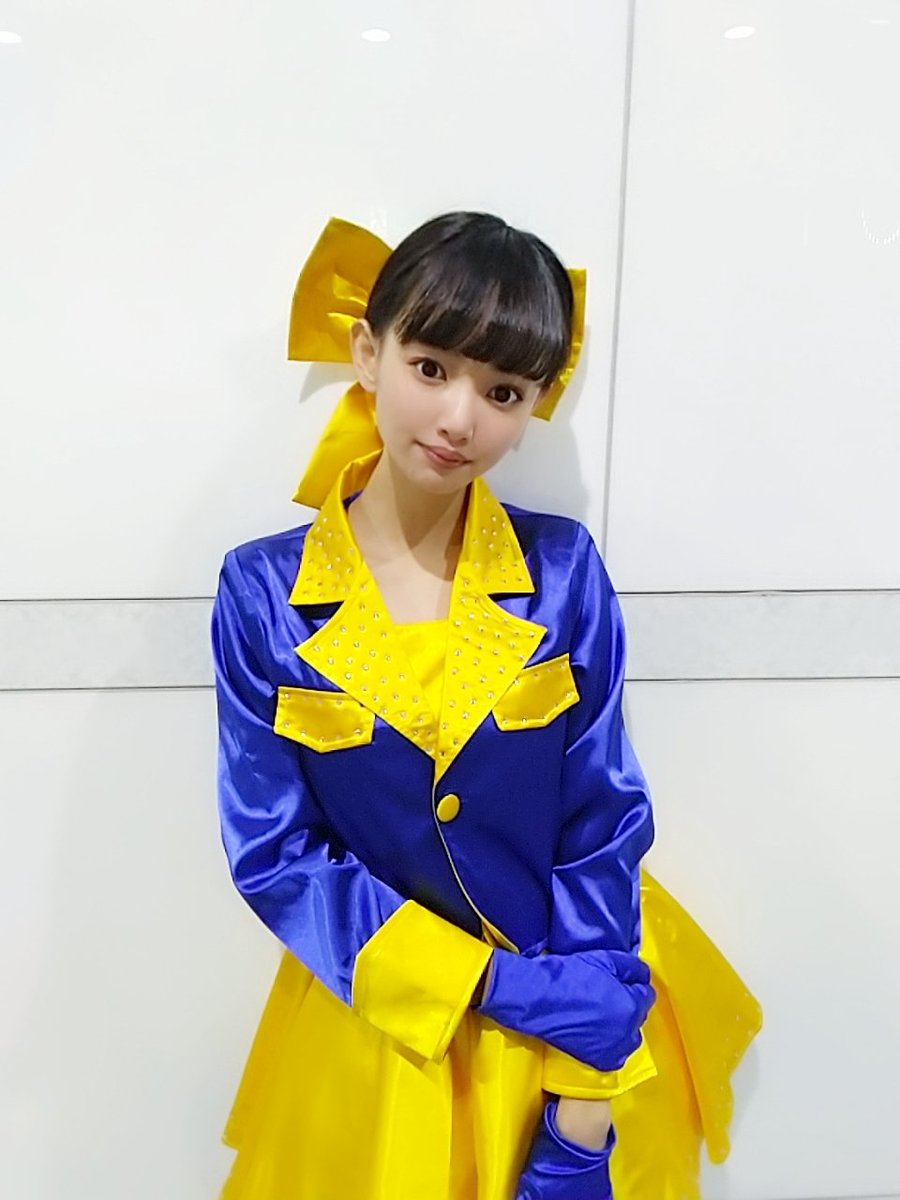 今年の締めは 森高千里さん17才のお衣装で🥰