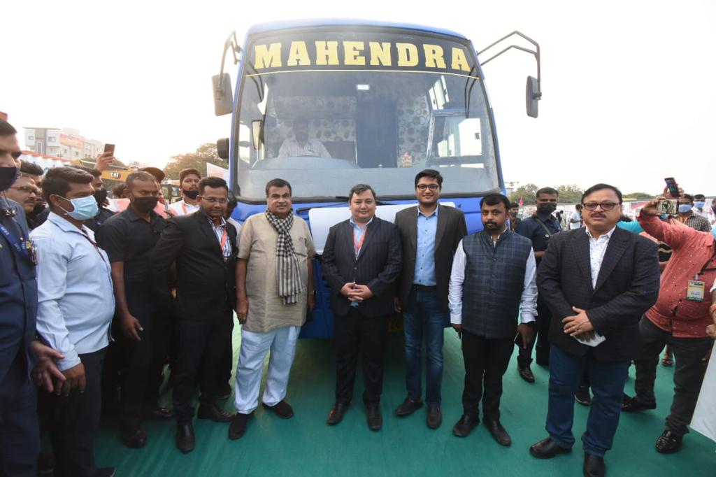 OfficeOfNG's tweet photo. 5000 such buses be converted and operated by GoSuperBus in the next 3 years. https://t.co/mYXKKFkXvX