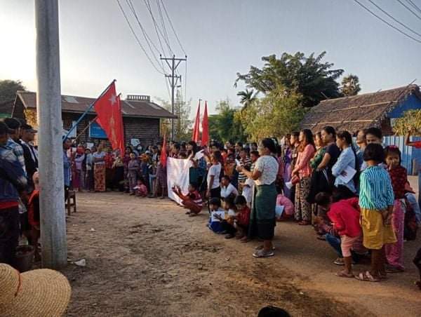 Hundreds of people joined in protest in Depayin. It's the determination that do not want to stay under military boots.

#WarCrimesOfJunta #Dec26Coup
#WhatsHappeningInMyanmar