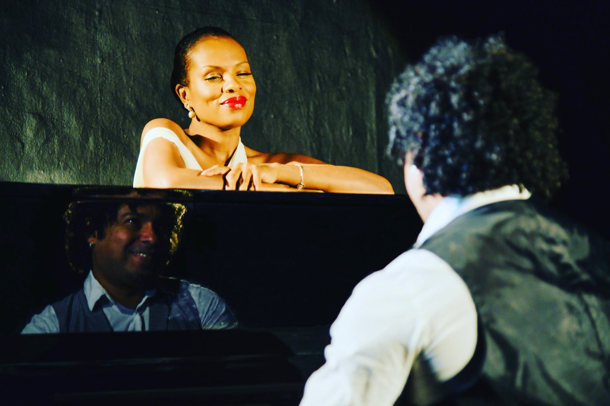 Ine&amp;ThomasPhotography &amp; Gernot Ottowitz  Feb. 2022 #ladydayatemersonsbarandgrill with <a href="/truthhurtsworld/">Truth Hurts</a>  &amp; @fagnerwesley Trio. #Director <a href="/JoGods/">Joanna Godwin-Seidl</a> <a href="/usembvienna/">U.S. Embassy Vienna</a> @drachengasse #music #theatre #musical  #concert  #actor #awardwinner #strongblackwoman #blacklivesmatter  #billieholiday