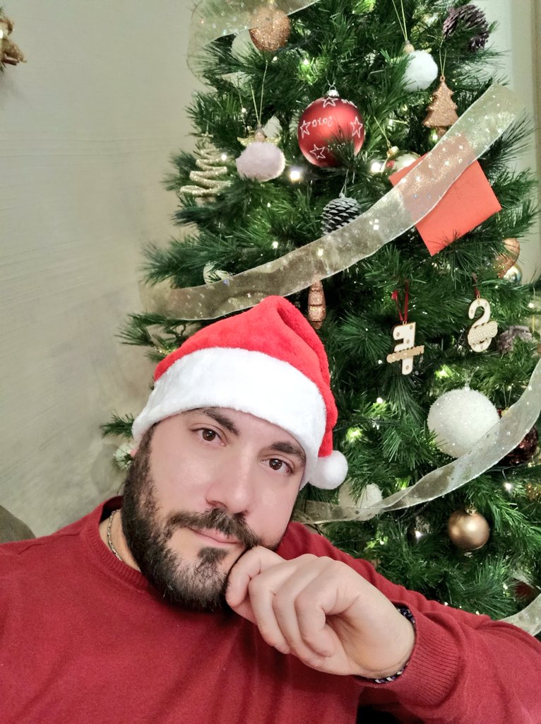 NMacchiarella's tweet photo. Tantissimi auguri a tutti voi di Buone Feste!!! #amici #Auguri #BuoneFeste #Natale2021 #santostefano #buonpomeriggio #serenitá #famiglia #amore #cheflife #Sicilia #food #lochefadomicilio #lochefacasatua #chefathome #bagheria https://t.co/baTfS6wvtL