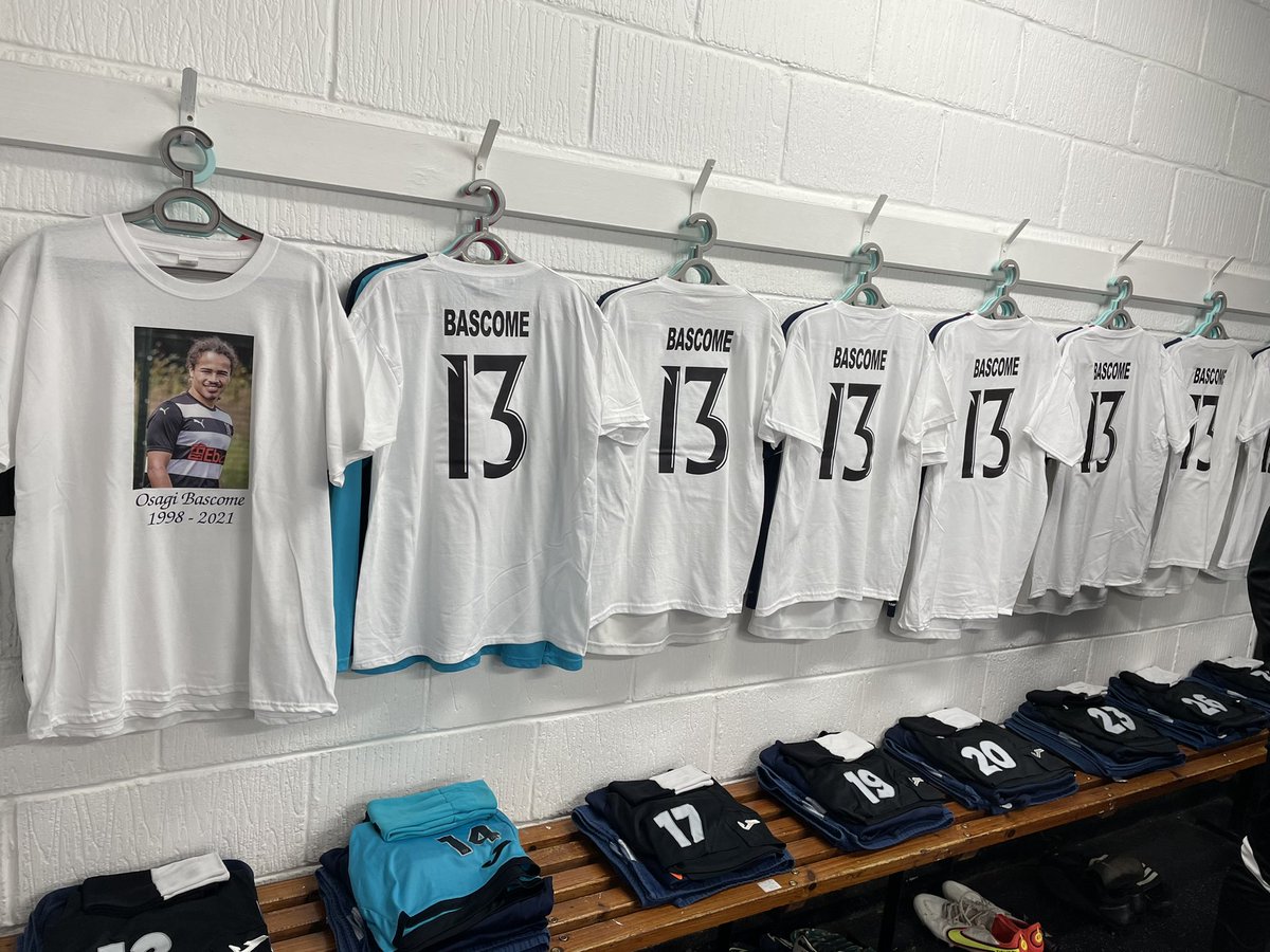 GarySmi65655932's tweet photo. Set up and ready ⚽️ ❤️ ⚪️⚫️⚫️ https://t.co/AV0qha7Toe