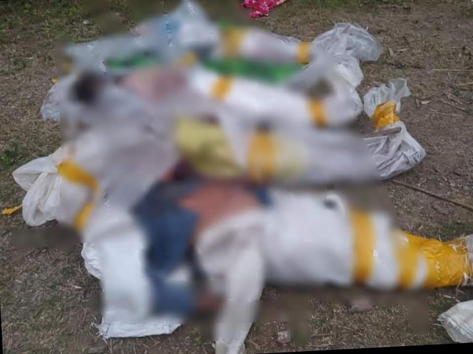 IrrawaddyNews's tweet photo. Ten bodies have been found in Natchaung village, Kale Township, Sagaing Region, after junta forces attacked from land and air. A resident said the corpses were discovered with gunshots and signs of torture and four could not be identified. 

#Whatshappeninginmyanmar https://t.co/UD5LMAXG0c