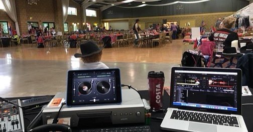 Join me this evening, 7pm on UKCountryRadio.com for a 2 hour special - Music from the Festivals. Playing some popular requests, some of my favourites and songs you’ll usually enjoy at country music festivals in the UK
🤠❤️🎵🎤itsallaboutthemusic.me