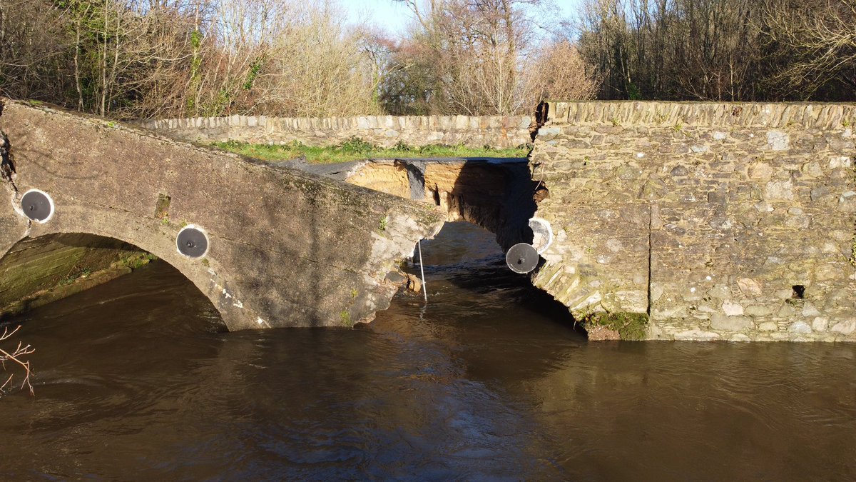 Dylan_Walshe's tweet photo. Wilton Bridge #Enniscorthy #Flooding @CathalEByrne @wexfordcoco https://t.co/GQcGHdHlkm