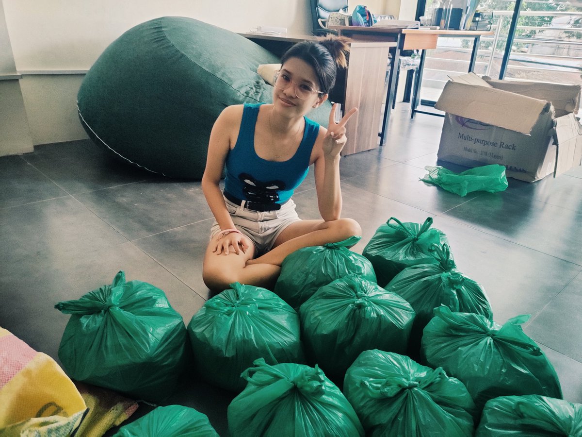 Angelouzxz's tweet photo. Thank you so much @YGGPilipinas @YieldGuild for the CryptoAyuda that I received. This goods will be donated to the 20 families recipients in my city ✨ https://t.co/JVj5v4nehH