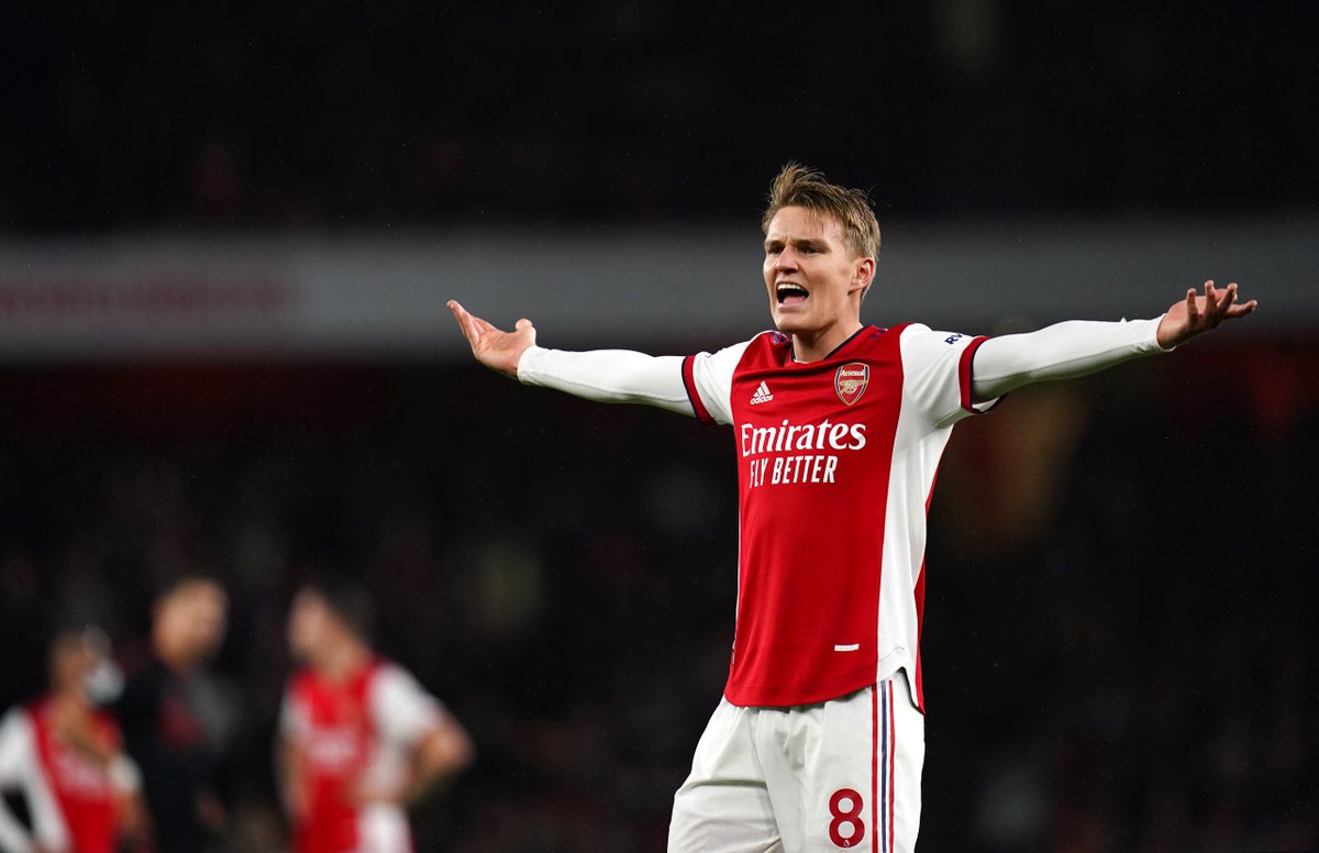 Squawka's tweet photo. Martin Ødegaard has created more chances (17), more Big Chances (4) and played more through balls (8) than any other player in the Premier League so far this December.

Are you not entertained? 😅 https://t.co/TqnYDUiARl