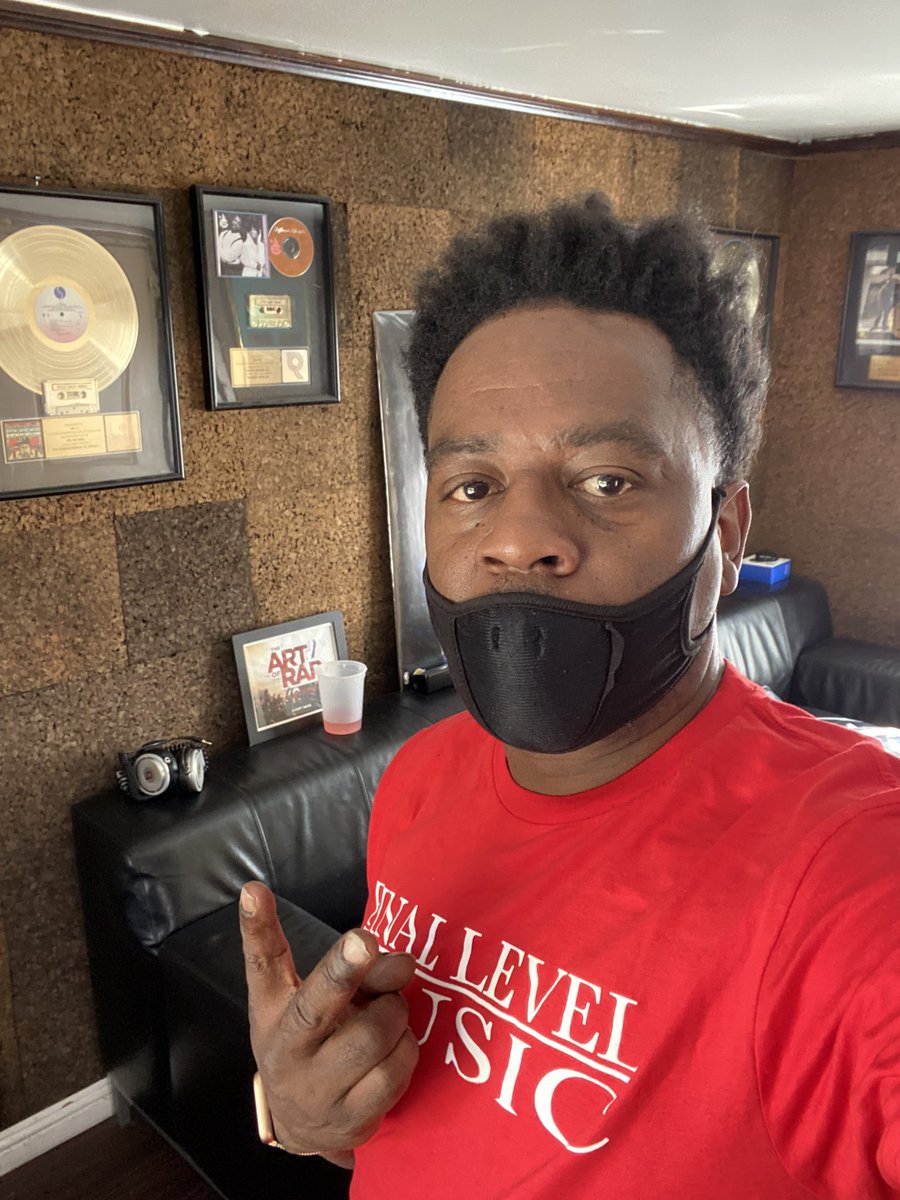 SyckCezzy's tweet photo. You niccas aint original… y’all plagiarize… stealing rappers bars and ideas and adding your own twist to it… like can’t nobody tell 😂(#cap #rappers ) #SyckSeason #SouthRichmondnicca #Finallevelmusic #nocappingzone 🚫 https://t.co/u5YlC6lOlc