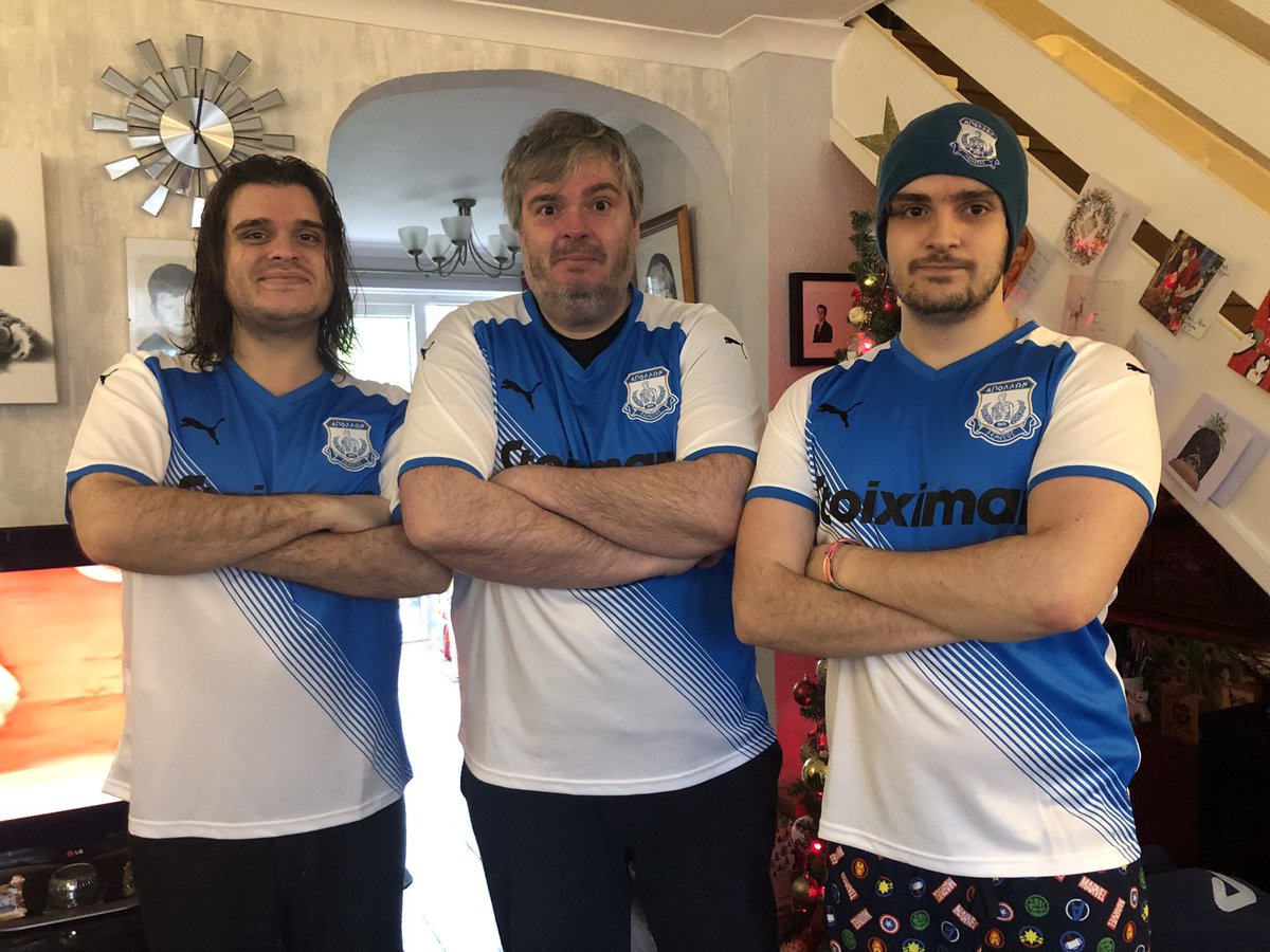 One family three happy fans from England with their new Apollon shirts <a href="/APOLLONOFFICIAL/">Apollon FC</a>